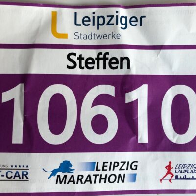 Startnummer 10610 zum 10-Kilometer-Lauf anlässlich des 46. Leipzig-Marathons